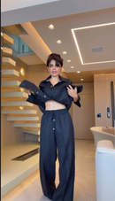 Conjunto Chumbo Camisa Cropped e Calça Pantalona - Chumbo