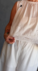 Conjunto Off White Blusa com Renda e Calça Pantalona - Off White