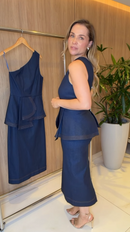 Vestido Midi Jeans Um Ombro com Peplum - Jeans Escuro