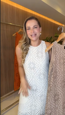 Vestido Midi de Renda Sem Mangas - Bege