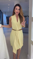 Vestido Amarelo Limao Midi Decote V Wrap e Saia Assimetrica com Cinto - Amarelo Limao