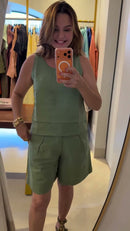 Conjunto Verde Sage Top Sem Mangas e Short - Verde Sage
