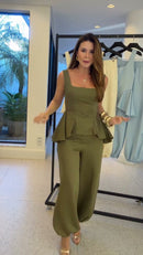 Conjunto Verde Militar Top Bustier Peplum e Calça Pantalona - Verde Militar