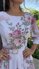 Vestido Midi Branco Estampa Rosas - Branco Floral