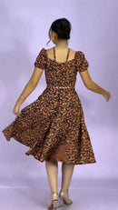 Vestido Midi Floral Ombro a Ombro - Preto Floral