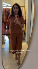 Conjunto 100% Linho Terracota Blusa Manga Curta Colarinho e Calça Capri - Terracota