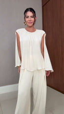 Conjunto Off-White Blusa Manga Morcego Franzida e Calça Pantalona - Off-White