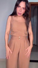 Macacão Nude Alças Largas Decote Quadrado e Calça Pantalona - Nude