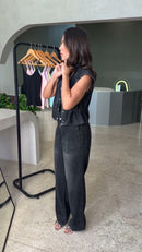 Conjunto Jeans Preto Colete Sem Mangas e Calça Pantalona Wide-Leg - Jeans Preto