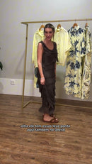 Vestido Marrom Chocolate Sem Alças Saia Tiered com Franjas Desfiadas - Marrom Chocolate