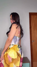 Vestido Floral Multicolorido Alças Finas e Saia Franzida - Multicolorido Floral