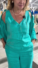 Conjunto Turquesa Blusa Manga Comprida Gola V e Calça Pantalona - Turquesa