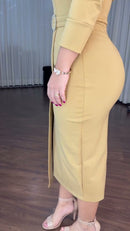 Vestido Midi Envelope Decote Quadrado - Mostarda