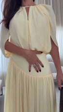 Vestido Amarelo Manga Capa - Amarelo Claro