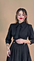 Vestido Risca de Giz com Gravatinha - Preto Risca de Giz